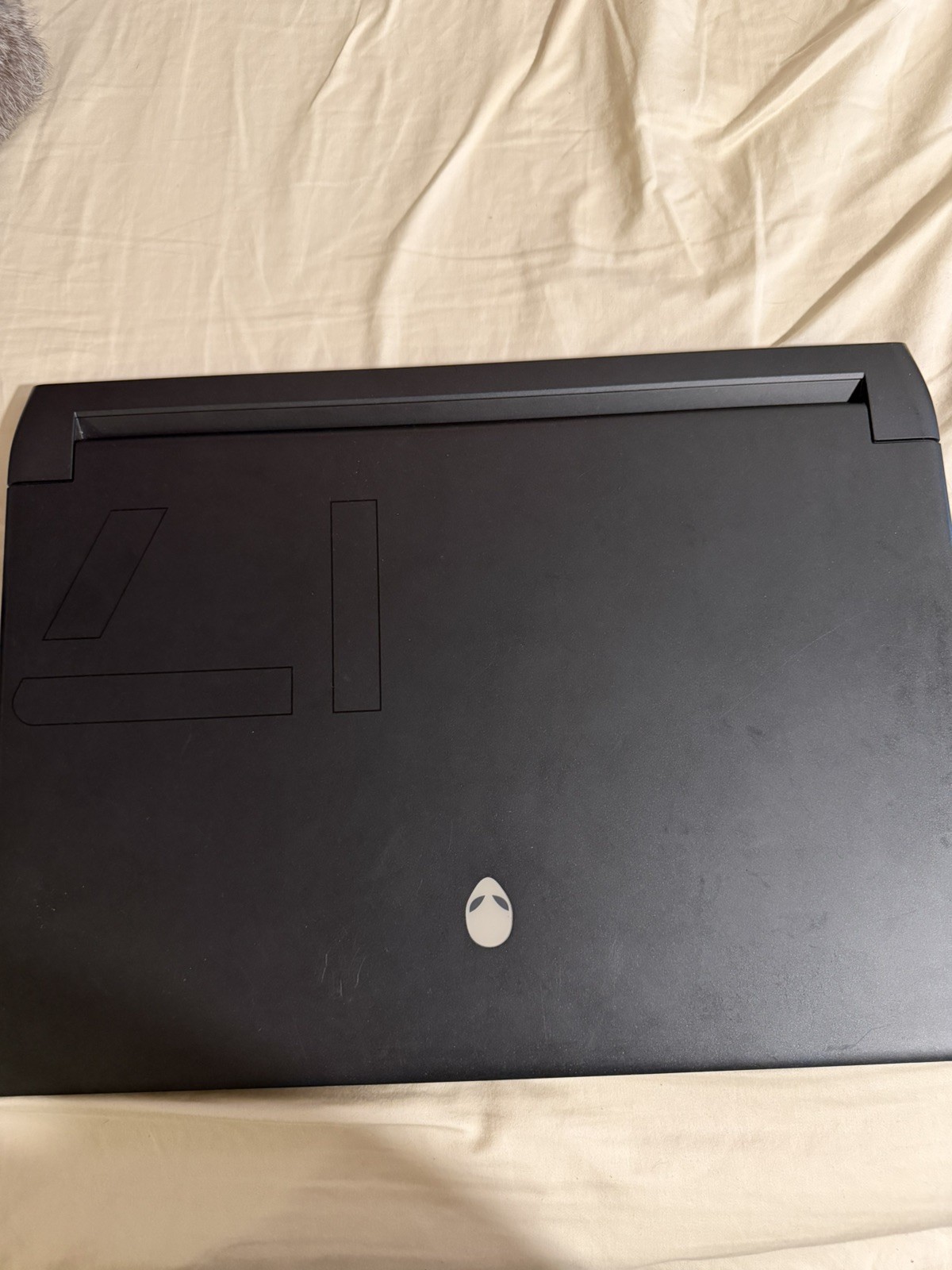 Alienware m17 R5 Gaming Laptop – RTX 3060 – Ryzen 7 – 24GB RAM – 1TB SSD