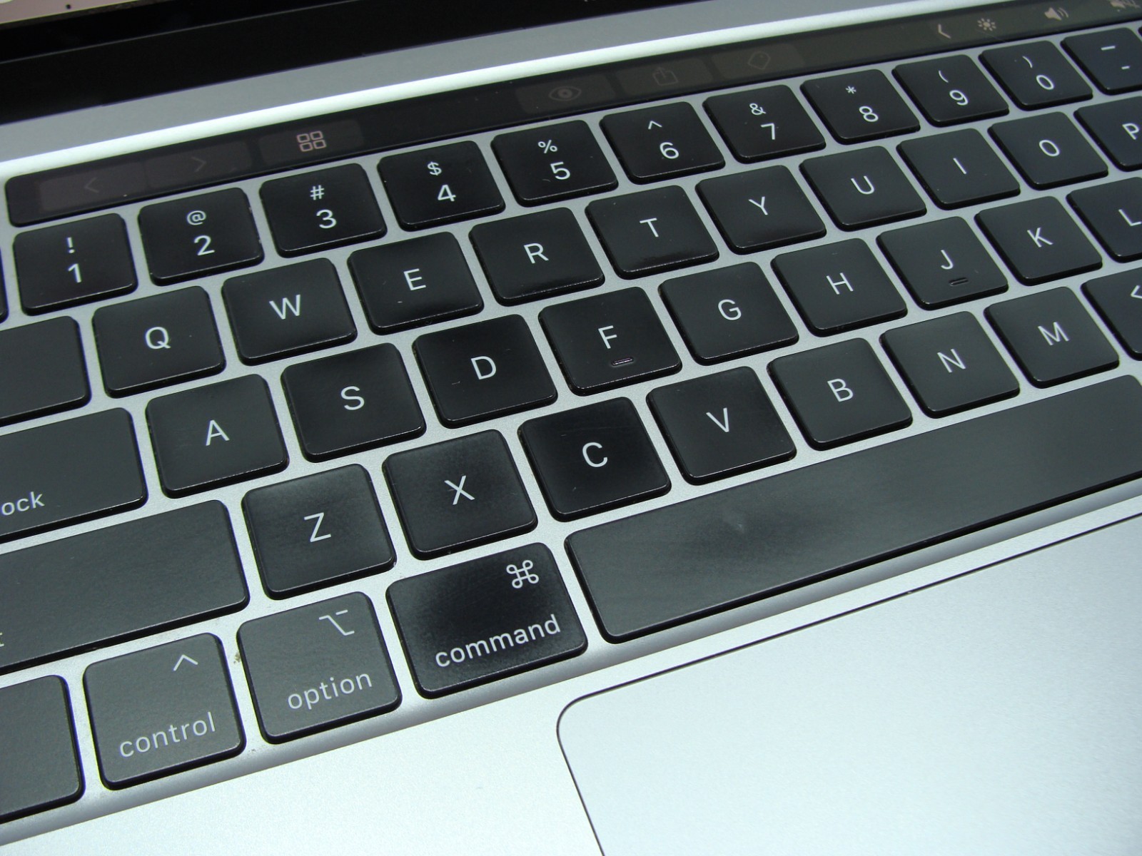 Apple MacBook Pro 13″ (2020) A2251/BTO i7-1068NG7 2.3GHz 16GB 512GB OS Sequoia