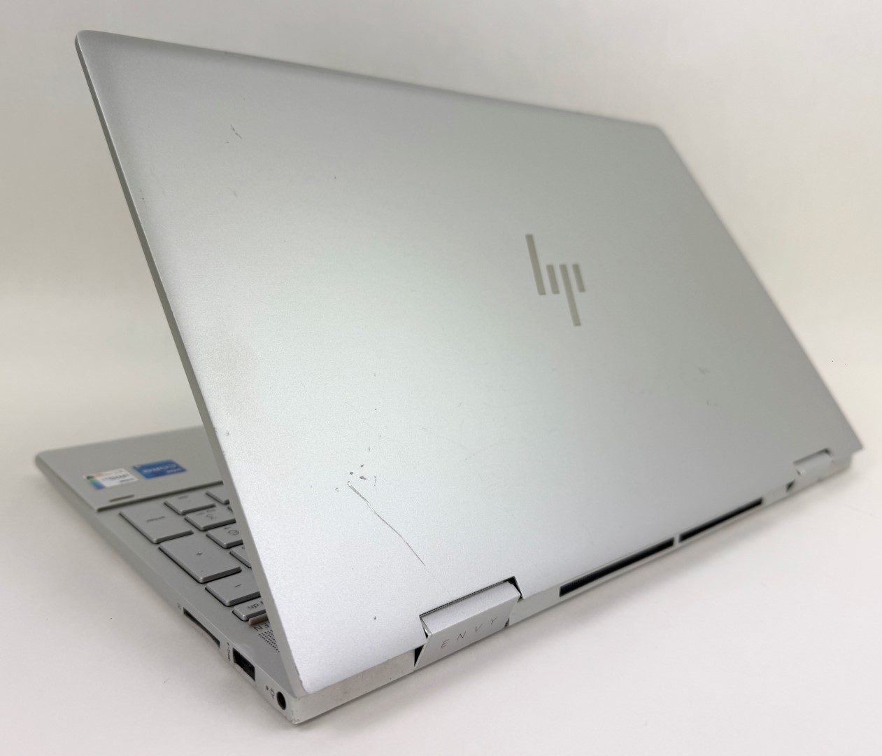 HP Envy x360 15m-ed0013dx 15.6″ Touch i5-1035G1 8GB 256GB SSD W11H 2in1 – Read
