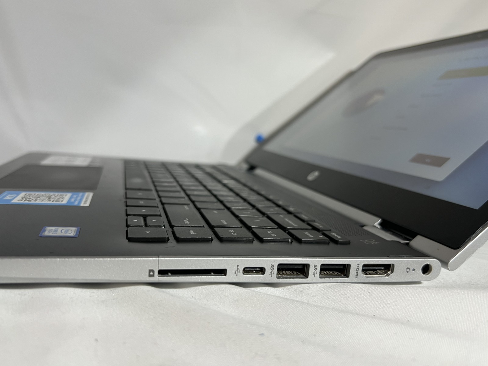 HP Pavilion x360 m Convertible: Core i3-7100U @2.40GHz, 8Gb RAM, HDD+SSD, HP-OEM