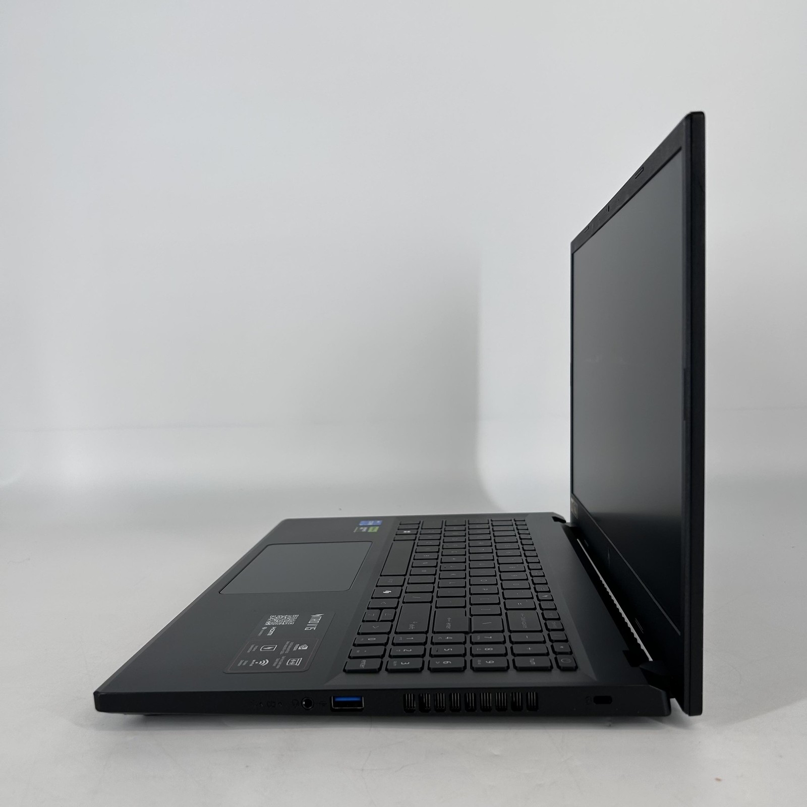 Acer Nitro V 15 FHD 2.1 GHz i5-13420H 16GB 512GB SSD RTX 5050 Very Good