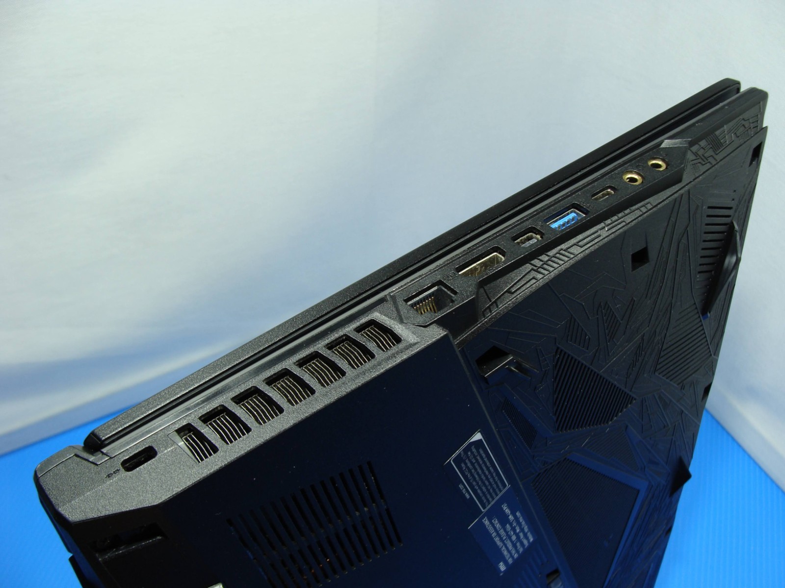 MSI GP75 Leopard 10SF 17,3”FHD 120hz i7-10750H 2.6GHz 32GB 512GB/1TB RTX 2070
