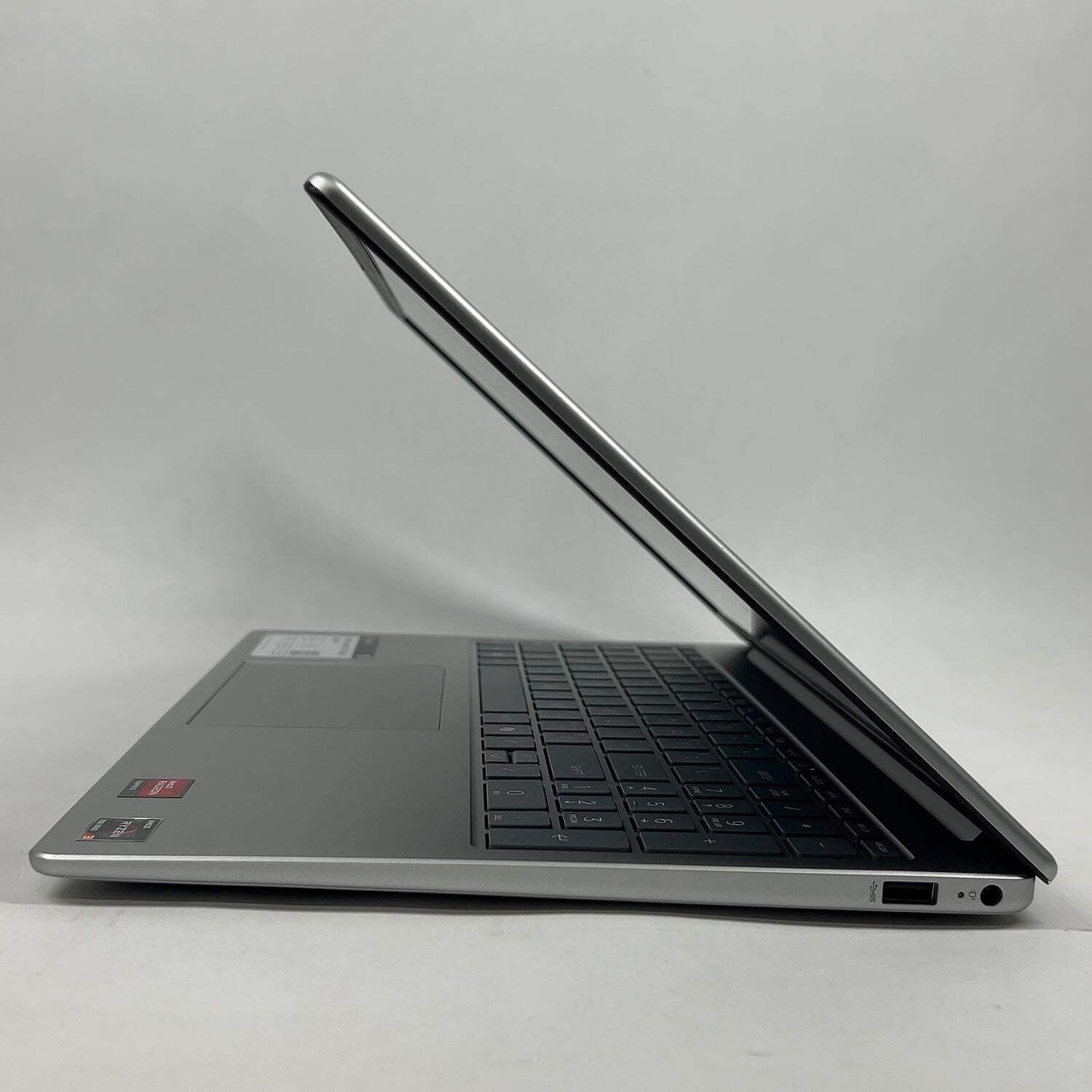 HP Laptop 15-FC0XXX 15.6″ Ryzen 3 7320U 2.4GHz 8GB RAM 256GB SSD