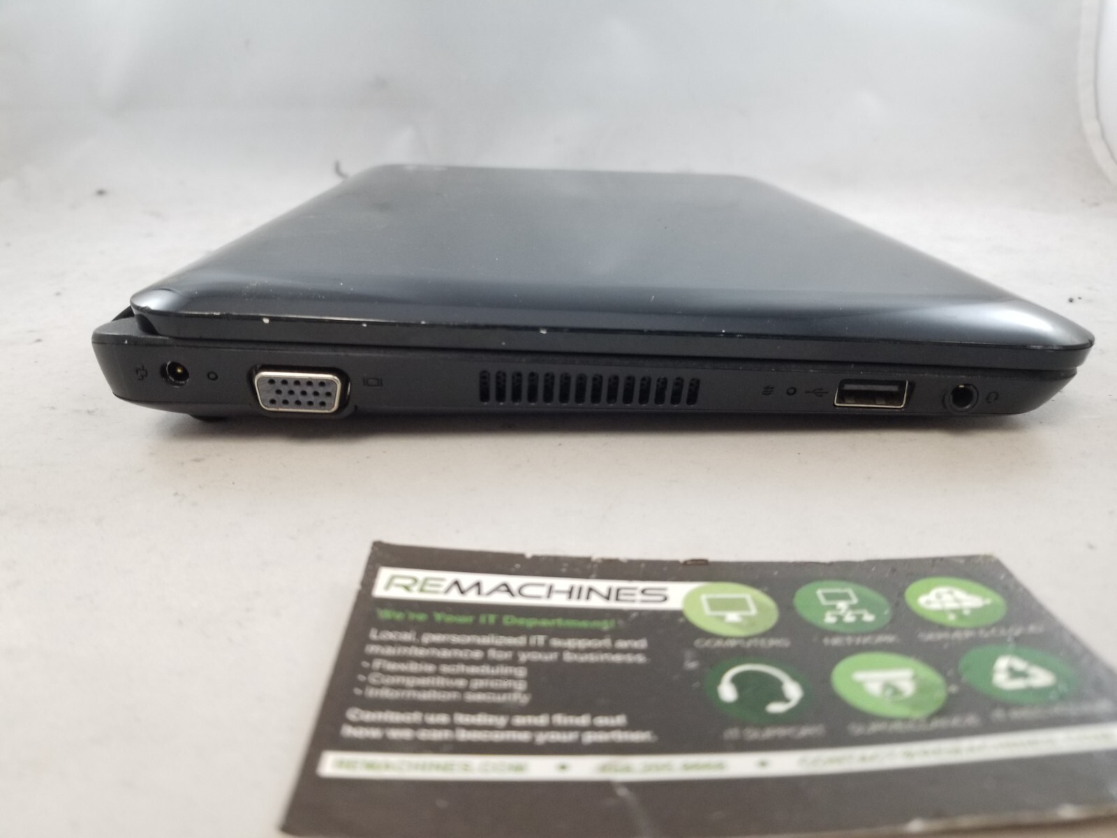 HP Mini 110-3000 10.5″ Netbook Intel Atom N450 1.66GHz 2GB No HDD