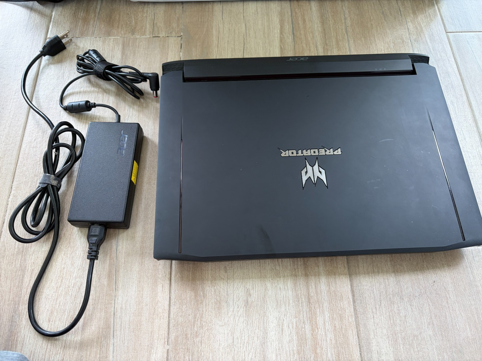 Acer Predator 17 17.3″ i7-6700HQ 16GB RAM 256GB SSD 1TB HDD GTX 1070 N15P4