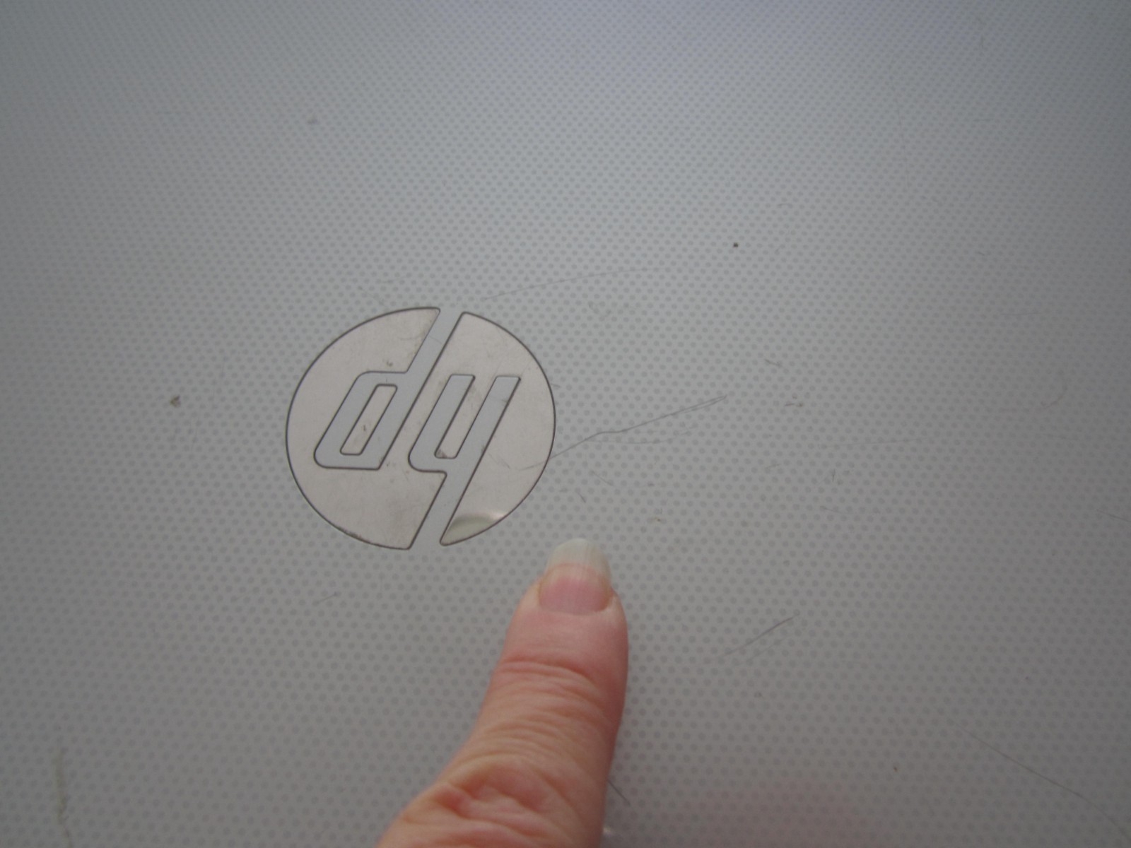 FOR PARTS – HP Pavilion 17-e113dx 4GBRAM 80GBHD SCREEN INTACT BROKEN HING NoCord