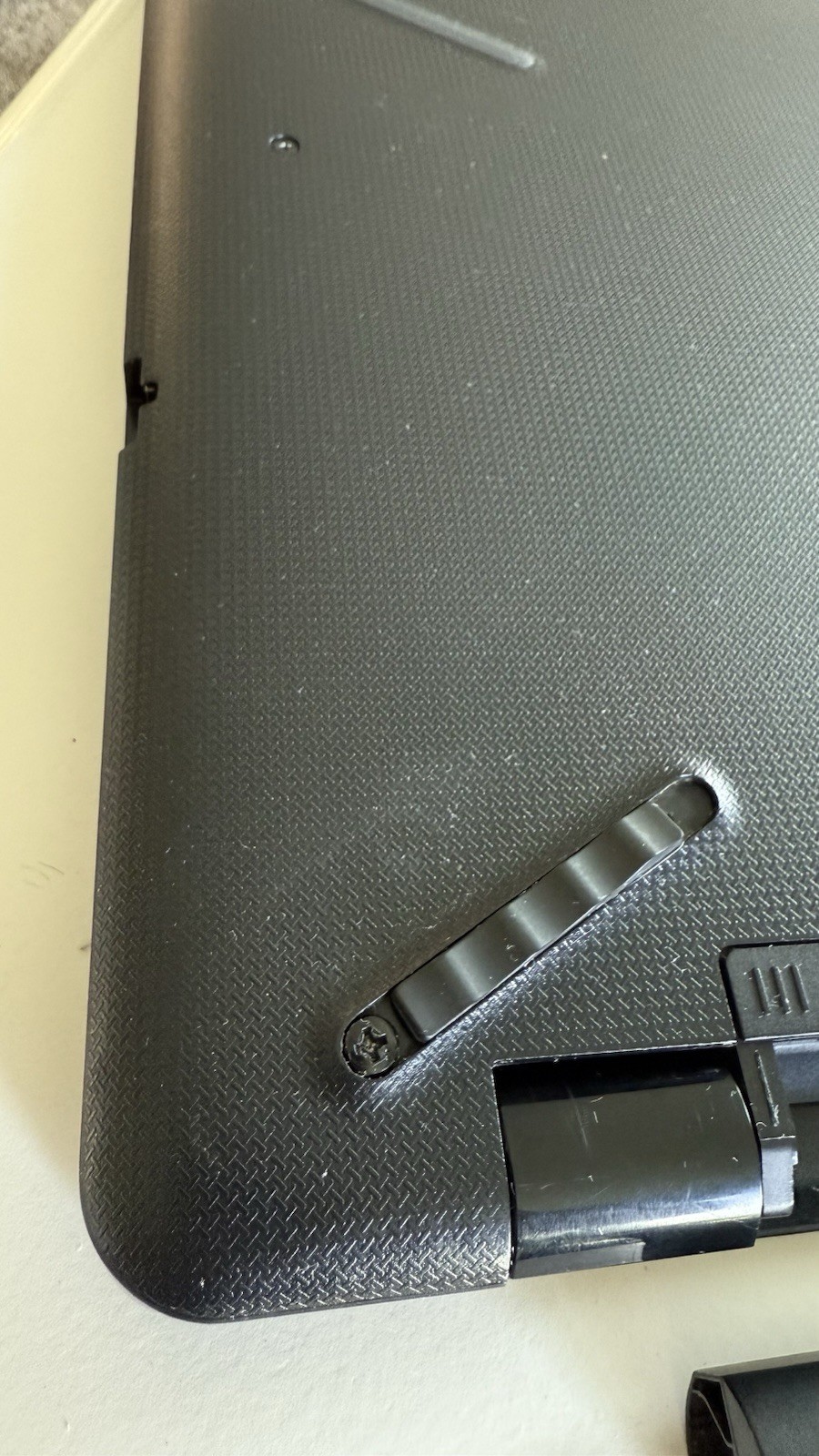 17.3″ HP PAVILION 17-BS049DX INTEL CORE i5-7200U 2.50GHZ No DDR, HHD, Adapter