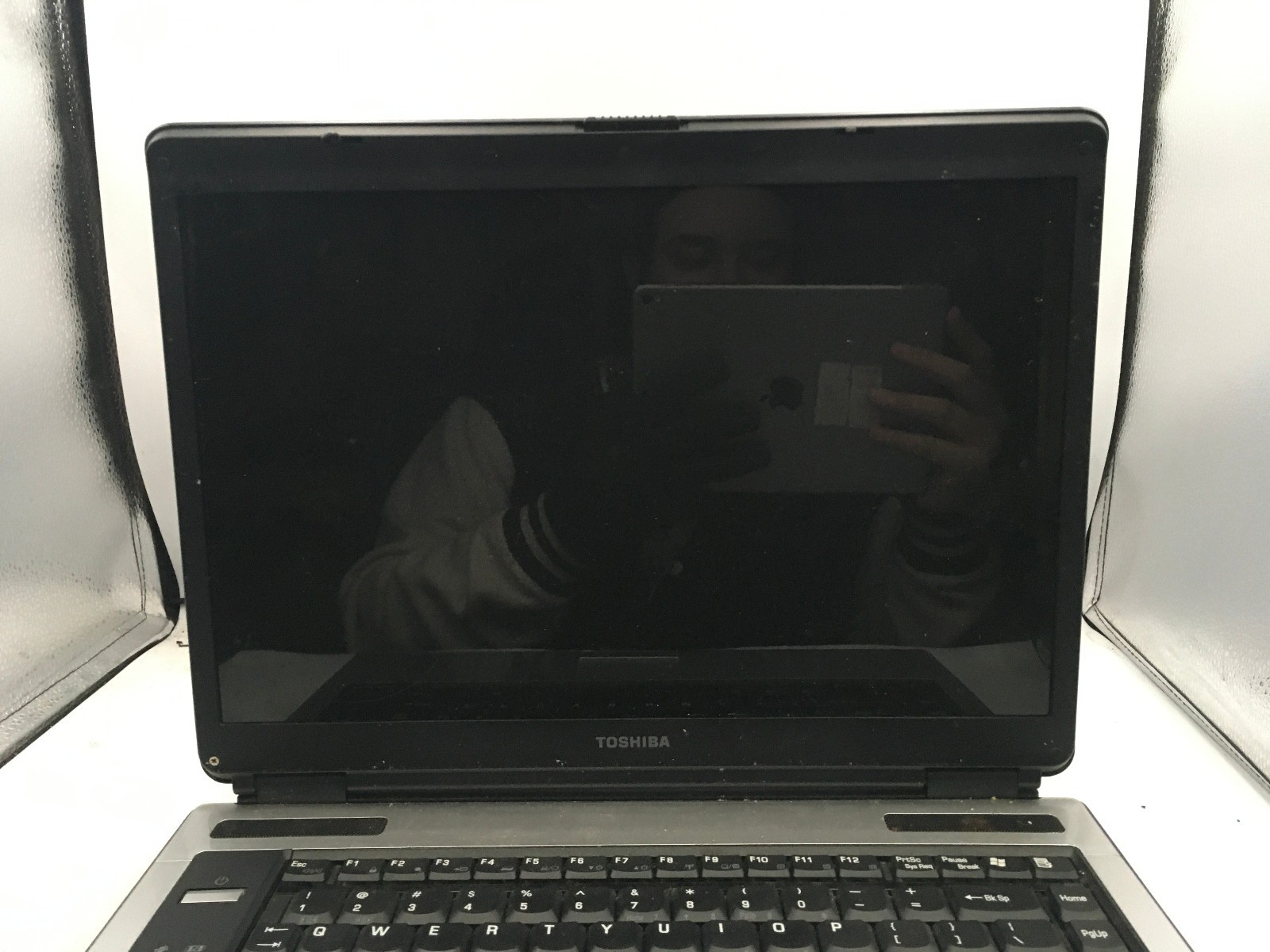 TOSHIBA SATELLITE A105 S4384 -FOR PARTS/REPAIR- Intel 2 Duo T5500 – 1GB RAM – BB