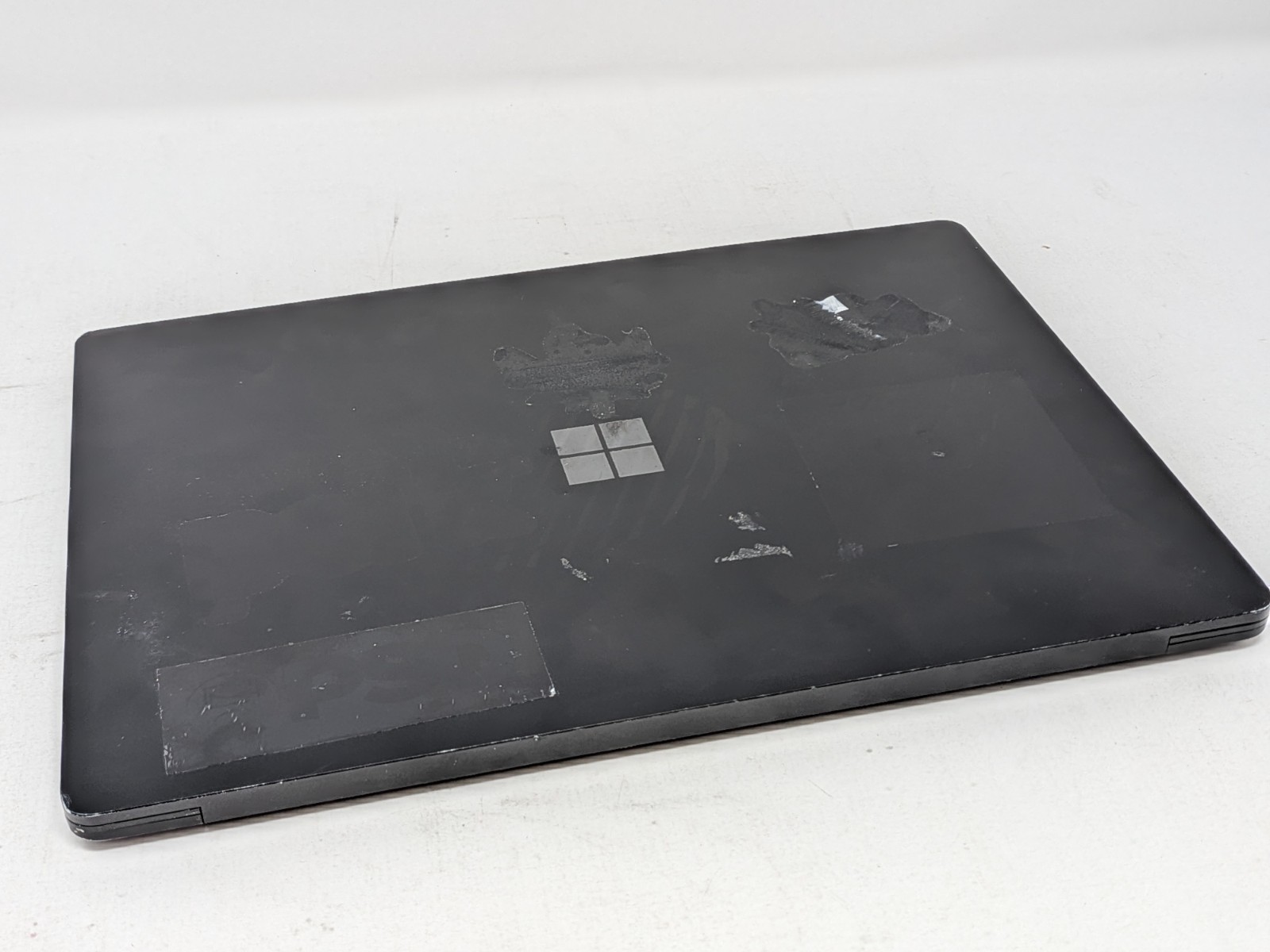 Microsoft Surface Laptop 3 13.5″ i5-1035G7 8GB RAM 256GB SSD Cracked Screen READ