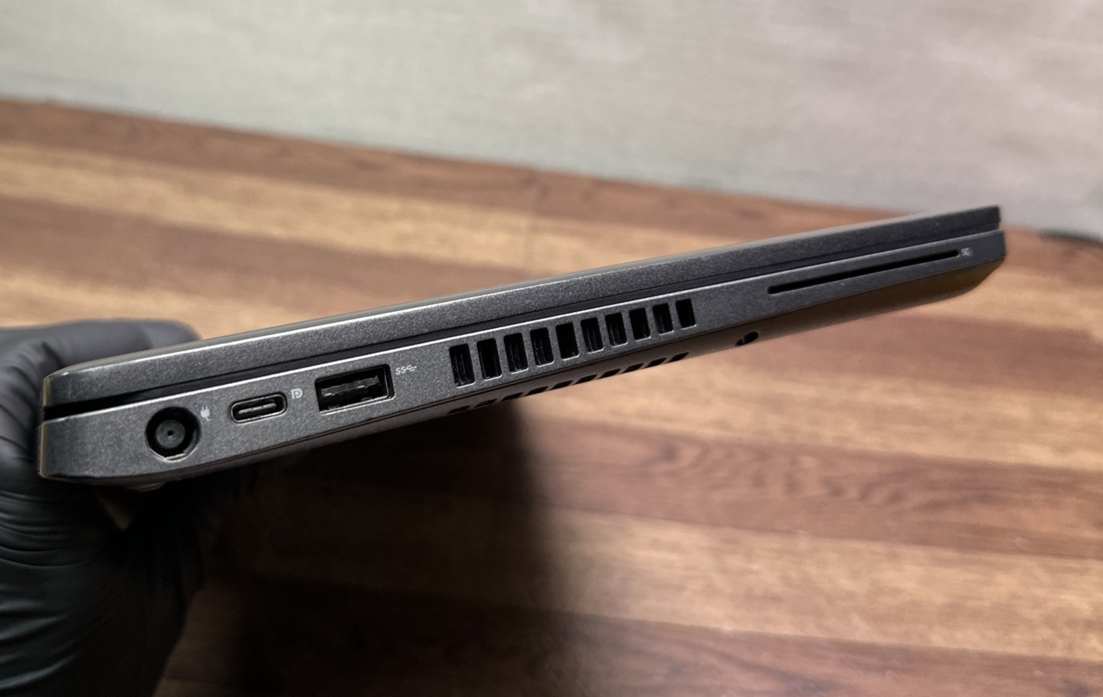 Dell Latitude 5400 14” Core i5-8365U 1.60GHz 256GB SSD 16GB RAM DDR4