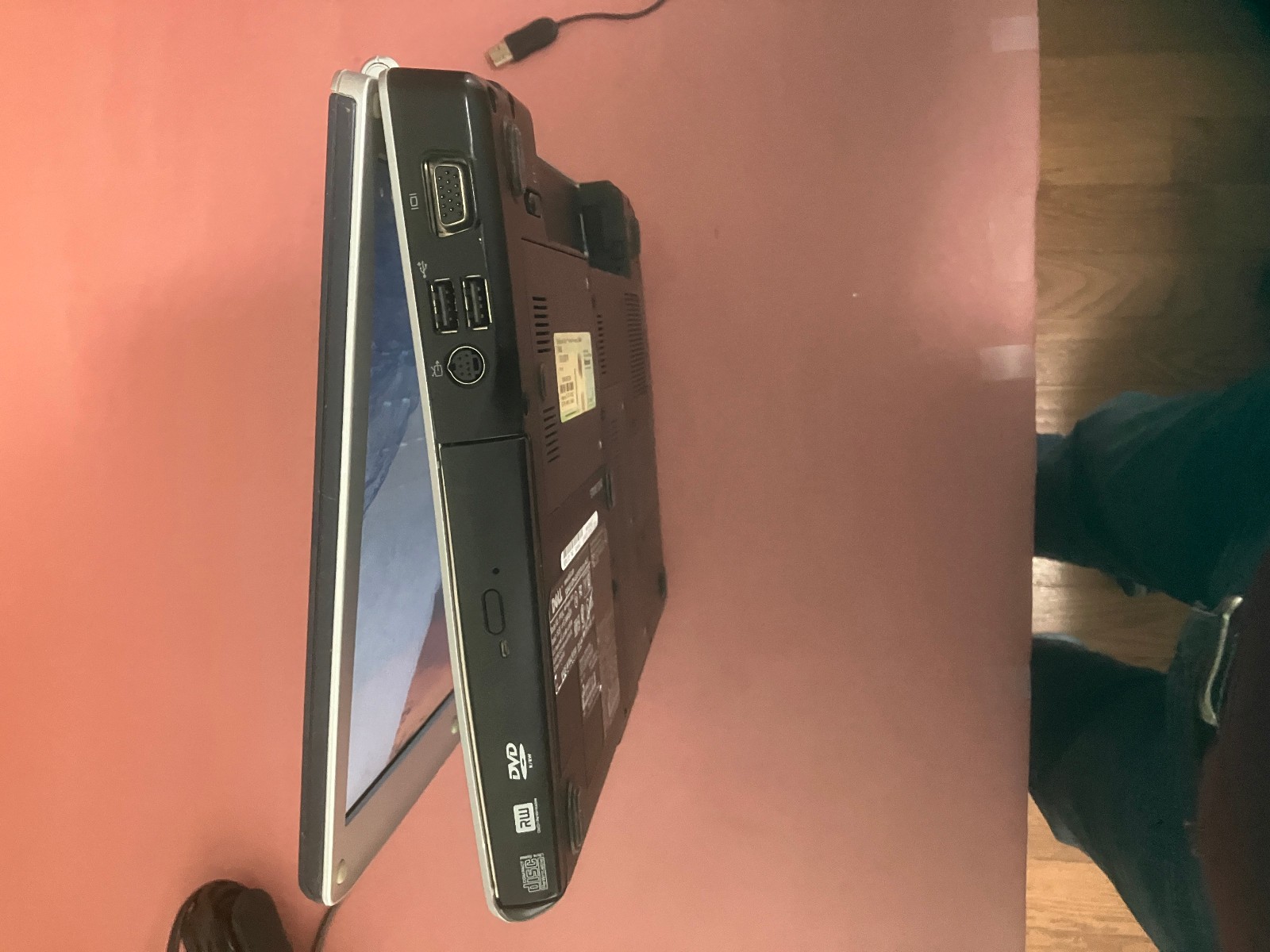 Dell Inspiron 1420 14″ Laptop Intel Core 2 Duo 3GB Intel (R) Cote (TM) 2 DUO