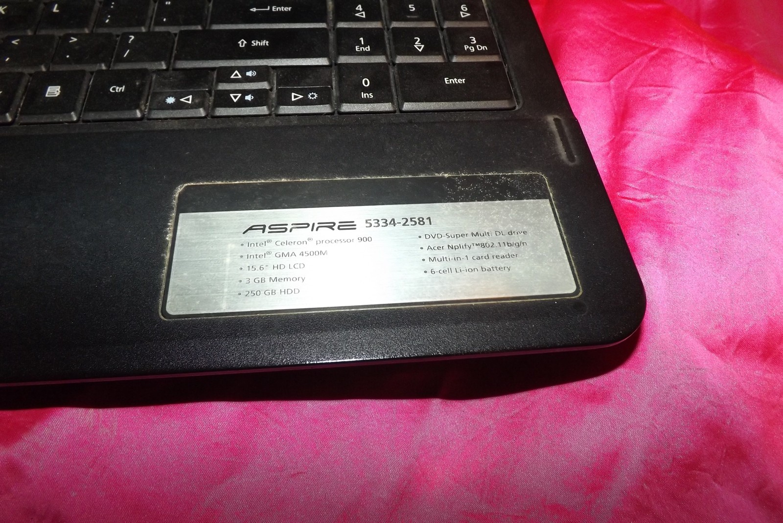 Acer Aspire 5334 2581 Laptop Computer Celeron 900 GMA 4500M, 15.6″ HD LCD Screen
