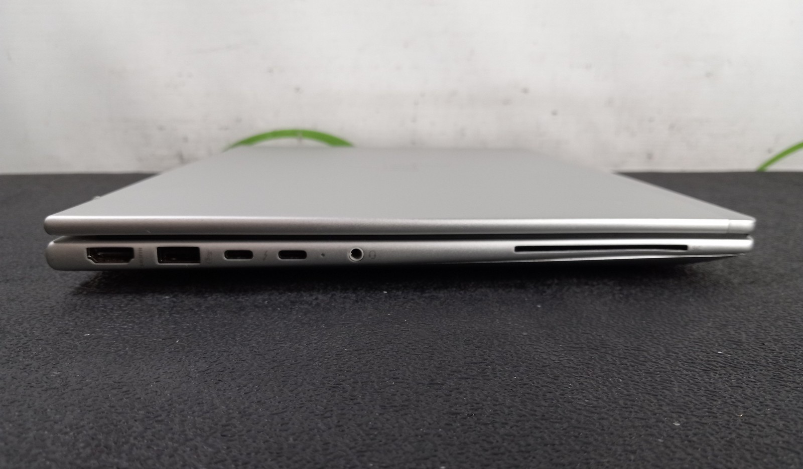 HP EliteBook 640 G11 14″ Intel Core Ultra 5 135U 32GB RAM 512GB SSD Laptop Win11
