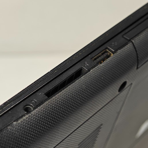 Lenovo Z50-75 Laptop – A8-7100, Radeon R5, 4GB RAM, No SSD, 15.6″ FHD