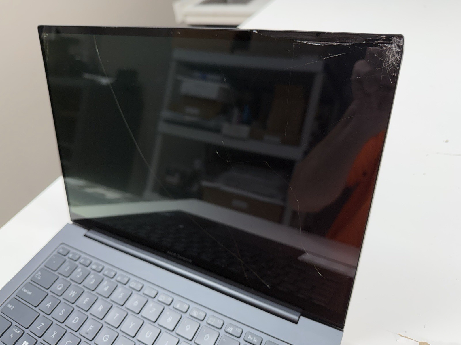ASUS Zenbook Q420V OLED Laptop 14.5” i7-13700H 16GB 512 SSD Please Read