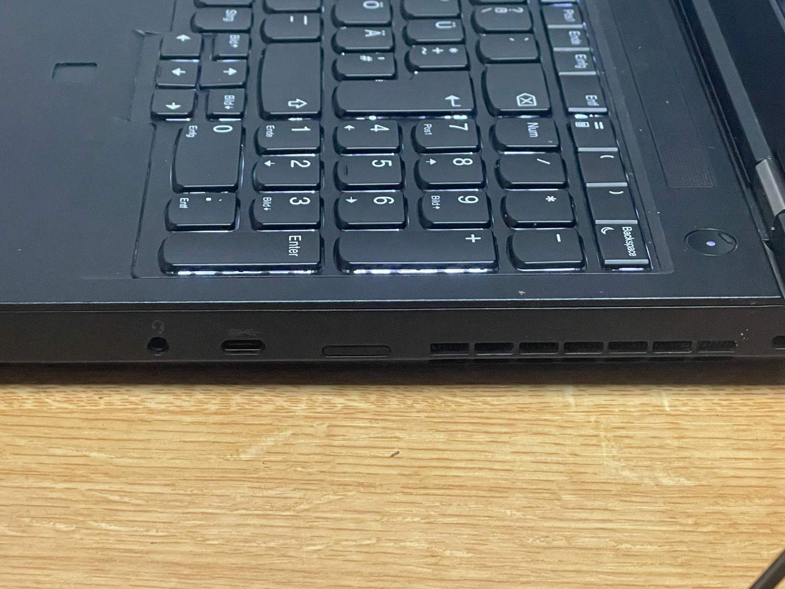 Workstation Lenovo ThinkPad P52 i7-8850H 32GB 512SSD 15.6″FHD Win11 DE-BACKLIT