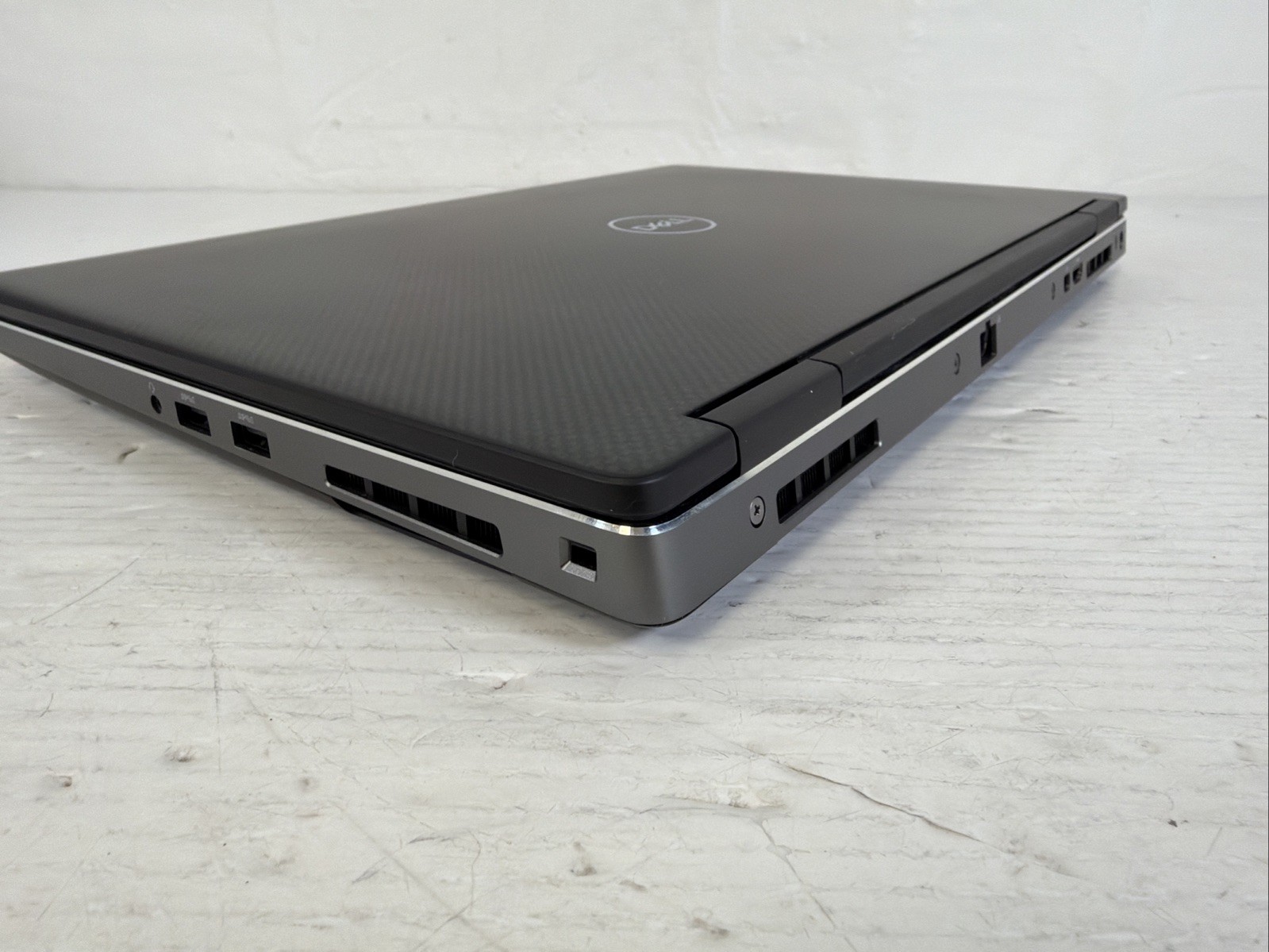 Dell Precision 7530 Intel i7-8850H 8GB NO SSD/OS Quadro P2000 15.6″ Excel Batt