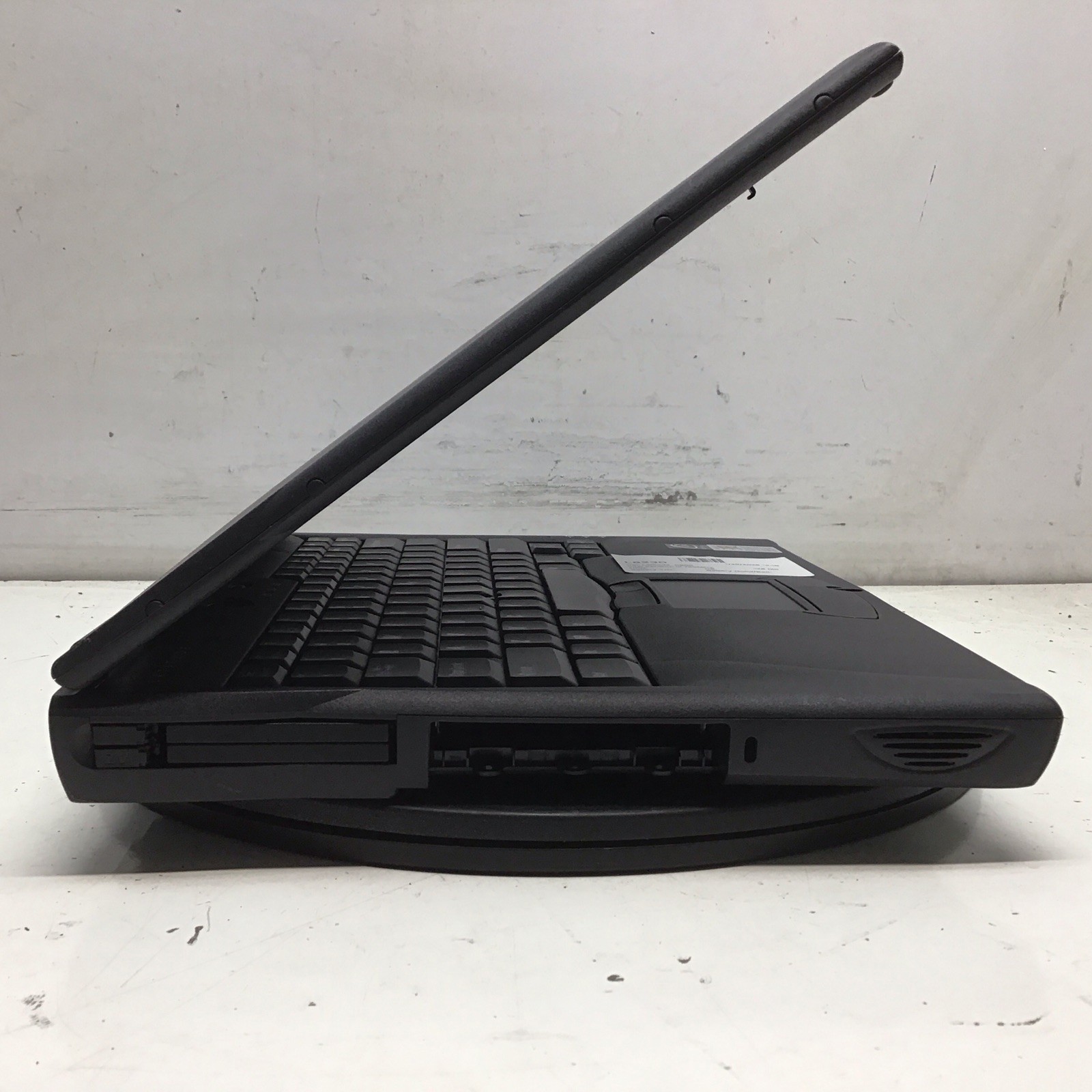 Dell Latitude C600 Intel Pentium III 750MHz 128 MB NO HDD
