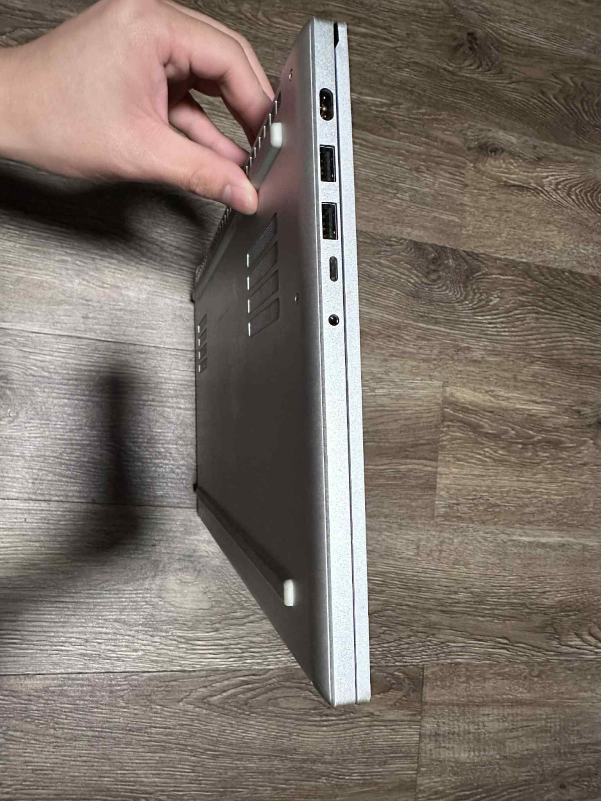Razer Blade 15.6″ Studio Edition 4k OLED 60 Hz FOR PARTS READ DESCRIPTION