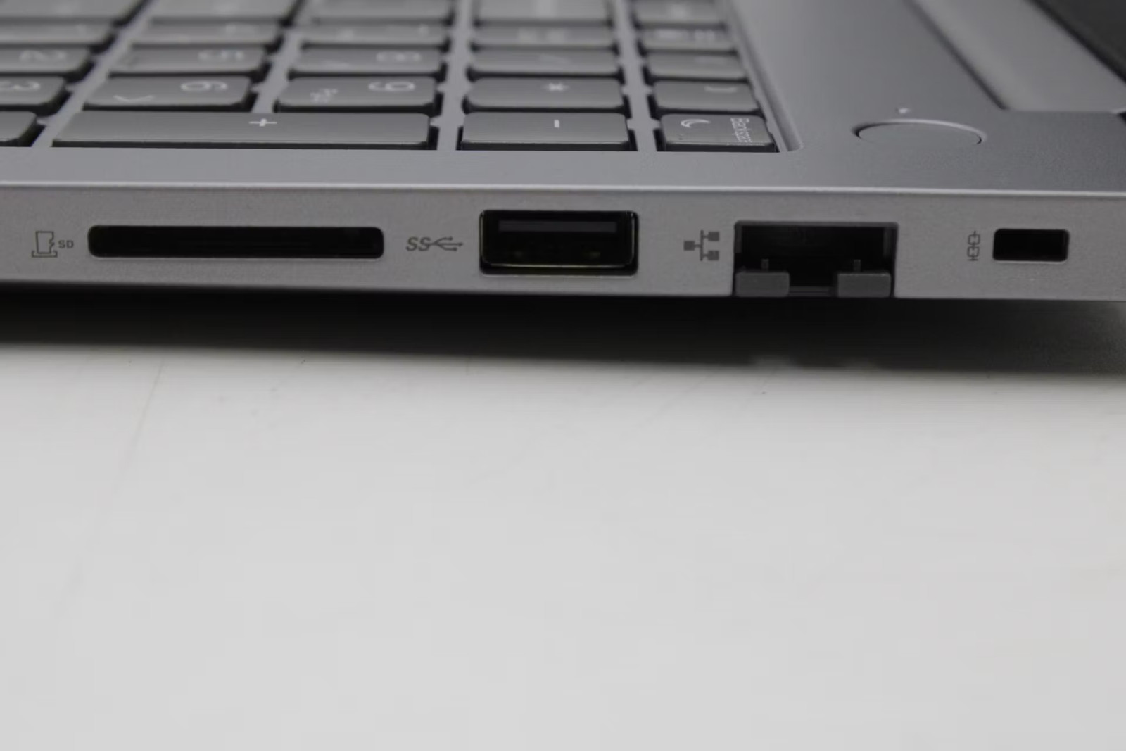Lenovo ThinkBook 16 G6 IRL 16″ i5-1335U, 256GB NVMe, 16GB RAM