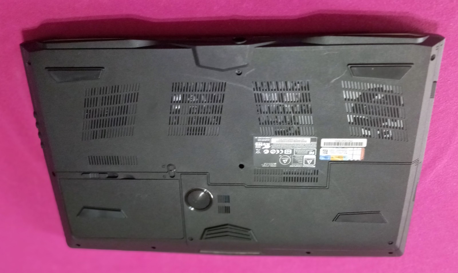 Sager Clevo P770ZM NP9772 Xeon E3-1271 3.6-4.0Ghz 16GB 512GB NVIDIA M4000M AX200