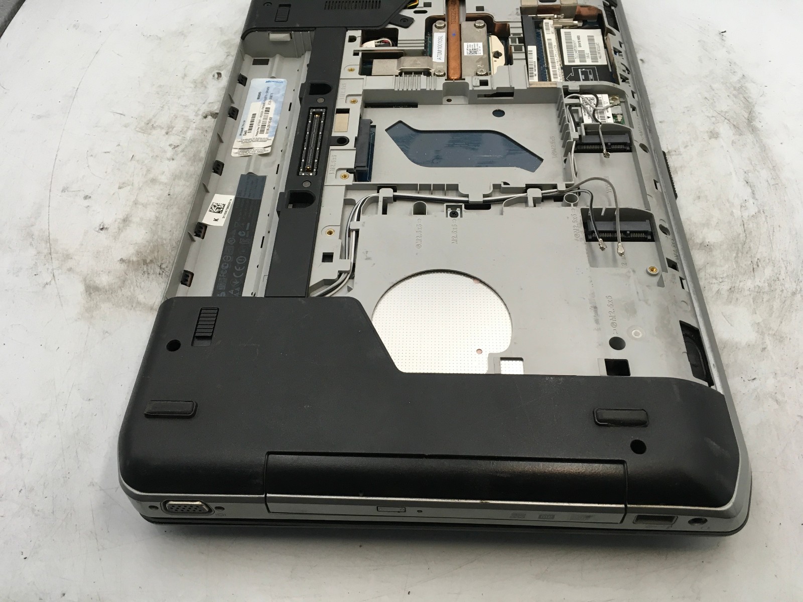 DELL LATITUDE E5530 – BOOTS TO BIOS – INTEL I3 3110M – NO RAM – READ DESC – BB