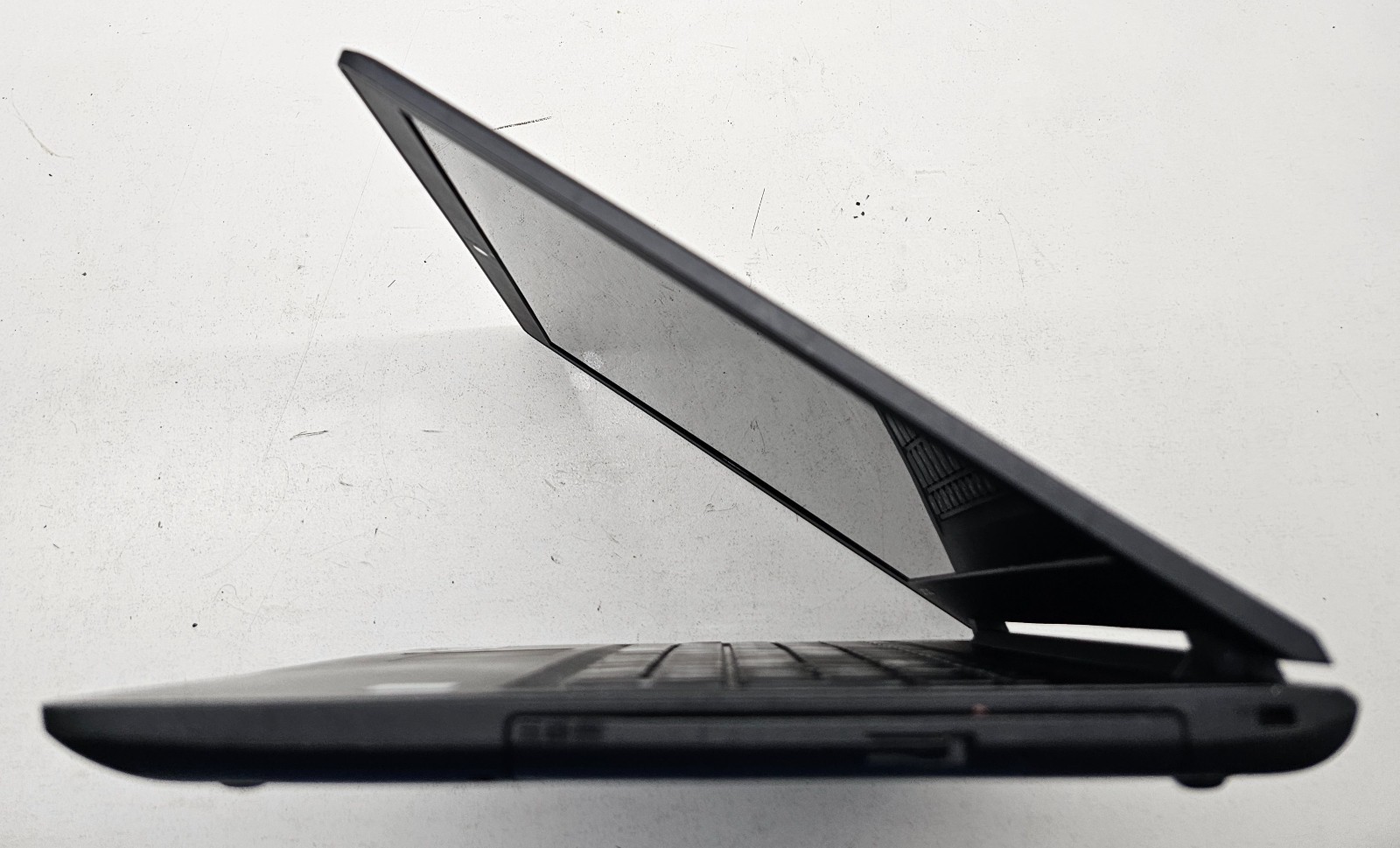 Lenovo IdeaPad 110-15ISK 15.6″ Laptop Intel i3-6100U 6GB Ram NO HD/OS (FL)