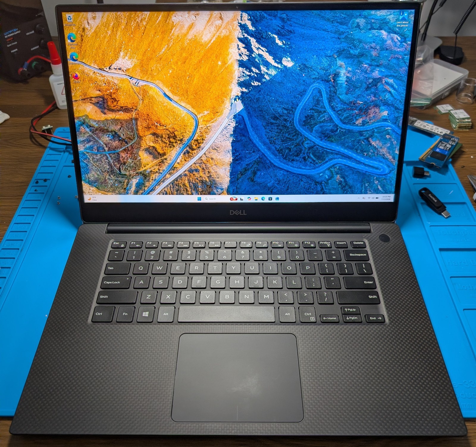 Dell XPS 15 7590 i7-9750H GTX 1650 16GB RAM 256GB SSD Win11 Pro 4K OLED Touch