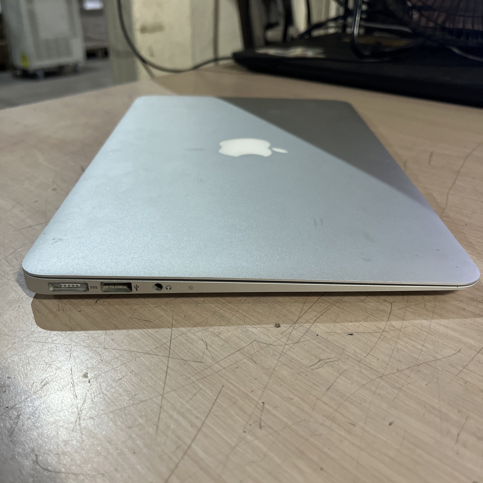 APPLE MACBOOK AIR 11″ MID-2012 CORE I5-3317U 1.7GHZ 4GB RAM NO HD