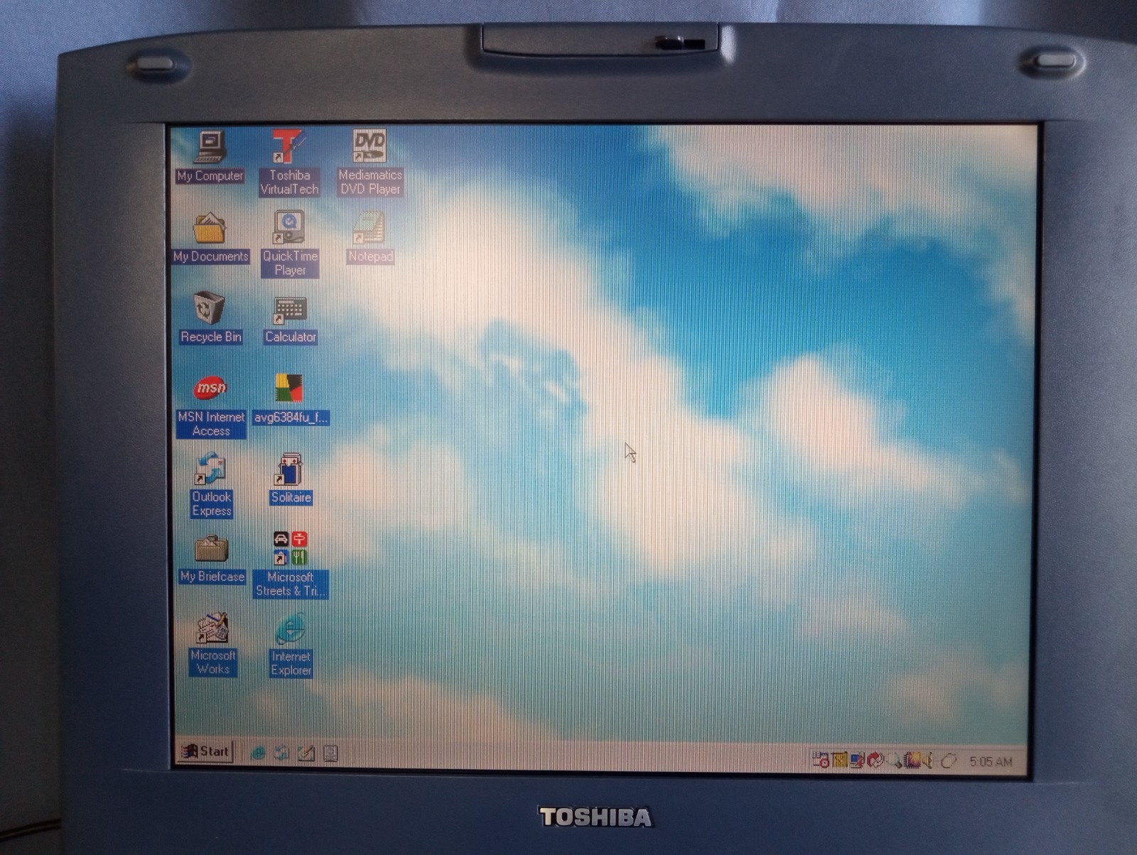 Vintage 1998 Toshiba Satellite P5275U-4K9J0 Laptop TESTED BOOTS WIN 98