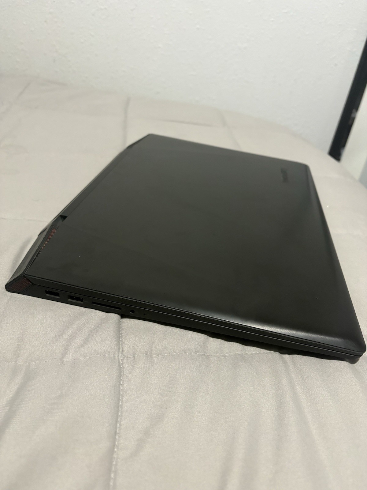 Lenovo IdeaPad Y700 17” Gaming Laptop 16GB RAM Intel I7-6700 NVIDIA GTX 960M 1TB