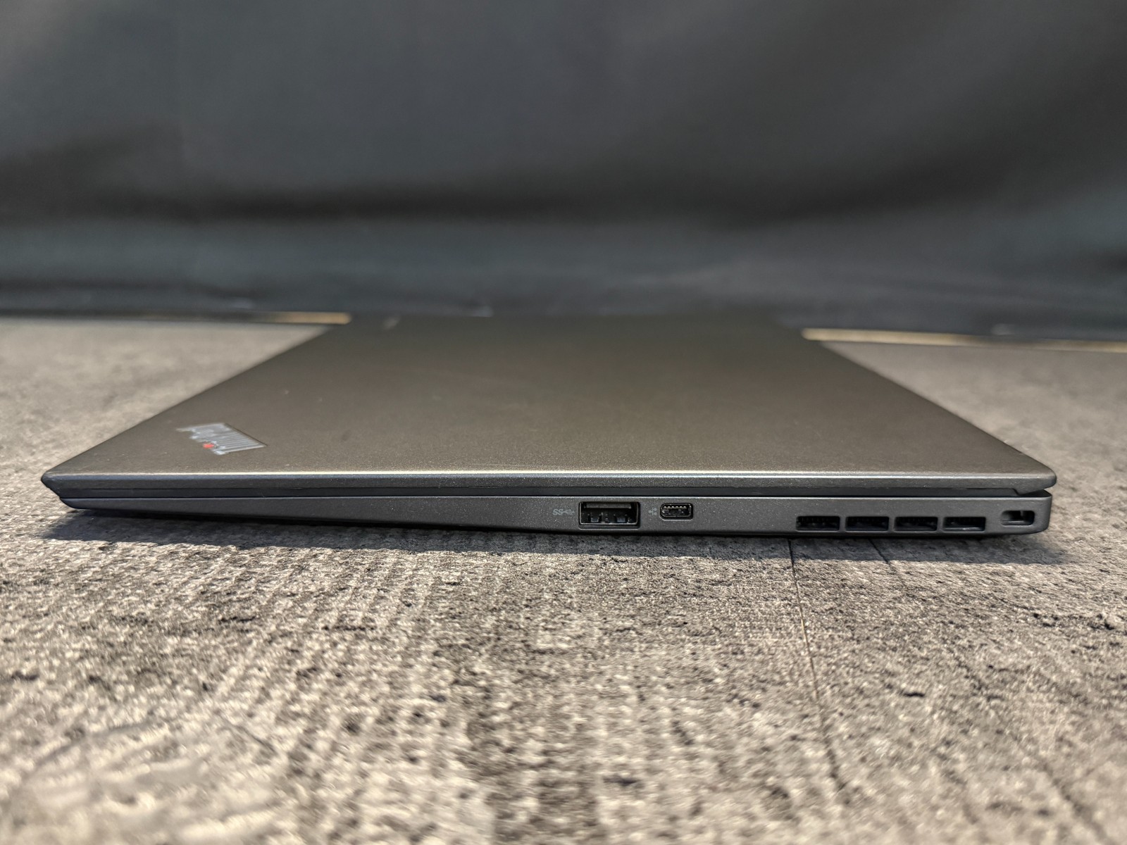 THINKPAD X1 CARBON GEN 3 14″ Intel Core I7-5600U 2.6GHz 8GB RAM 512GB M.2 Laptop