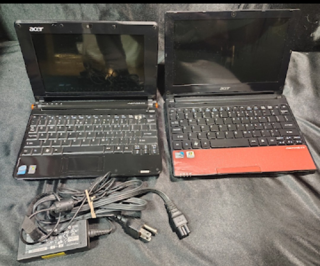 Acer Aspire Laptops..No Battery’s Included… Both Do Work