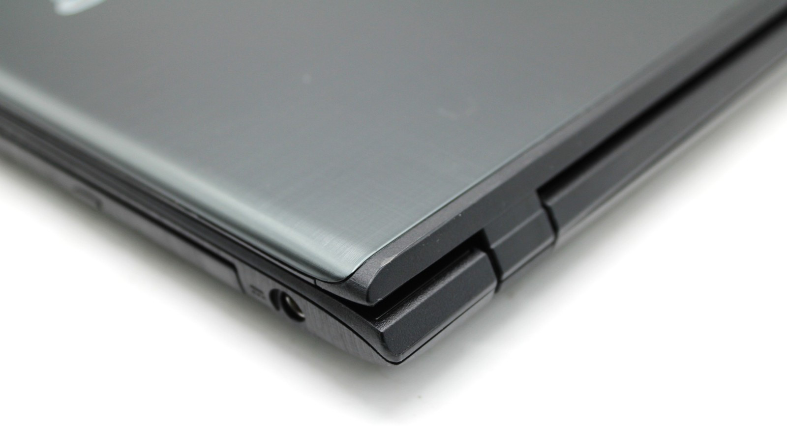 Acer Aspire E5-576 i3-8130U@2.20GHz 4GB DDR3 NO STORAGE OR OS *PARTS/REPAIR*