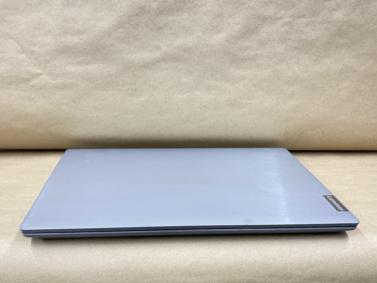 Lenovo 81LG – 15.5′ HD – CPU 5405U – 8GB – 256GB SSD – Win 11 Pro – READ
