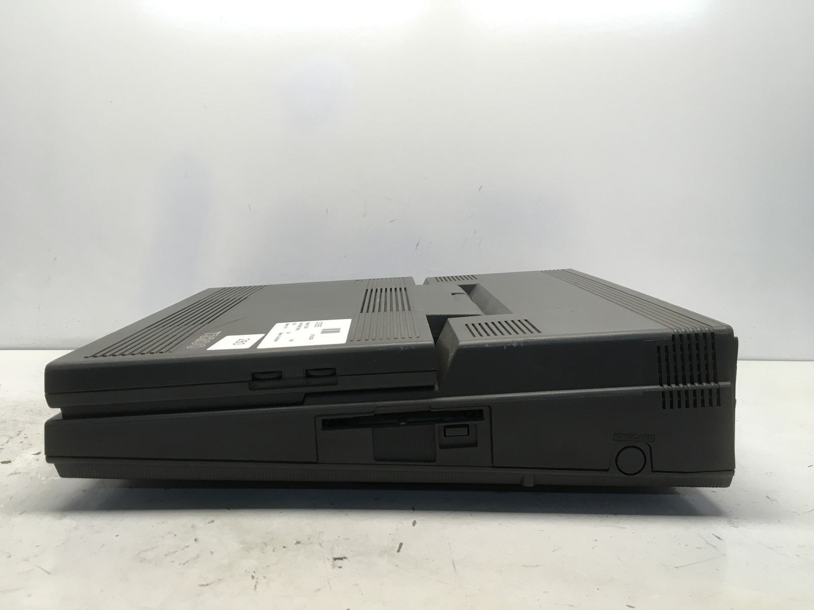Toshiba T3200 Intel 80286 12MHz 1 MB NO HDD No Batt – SCREEN DMG – PARTS