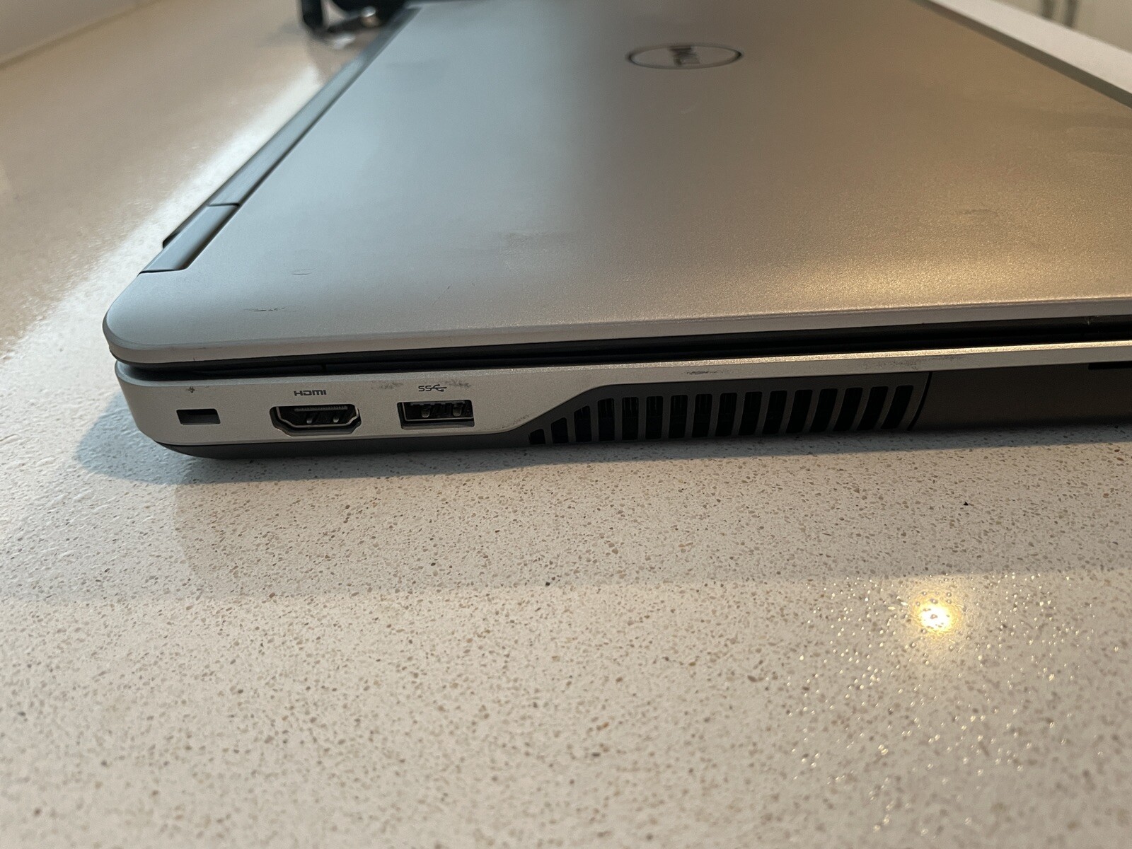 Dell Precision M2800 Core i7-4610M 3.0 GHz 8GB 256 GB SSD AMD FirePro