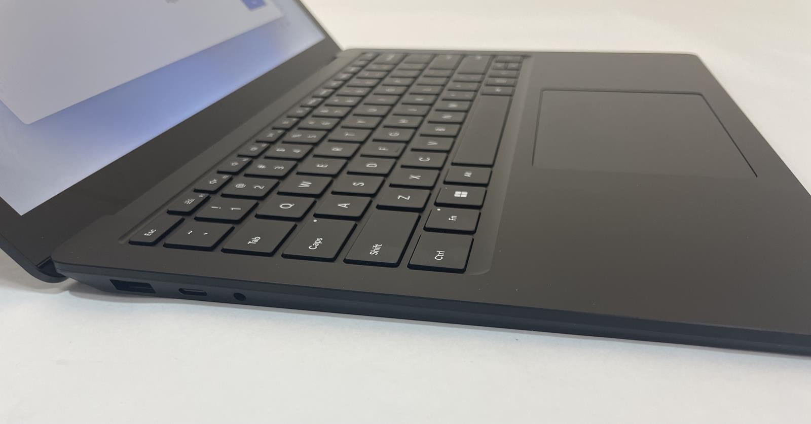 MICROSOFT Surface Laptop 5 13.5″ Core i7 1265U 16GB 255GB NVMe WIN11 -SEE PHOTOS
