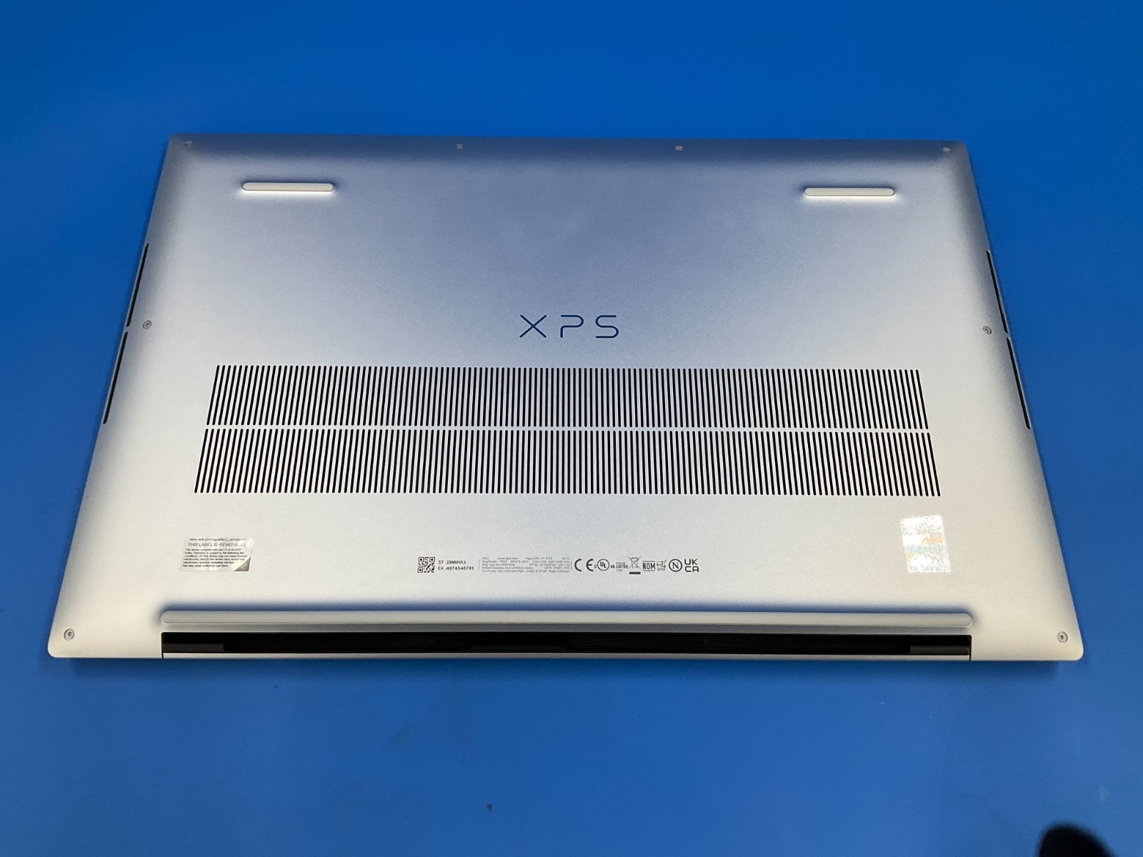 Dell XPS 17 9730 i7-13700H 16GB 1TB BT5 WiFi6 RTX4050 17F W11P J4TPX ✅ ❤️️ NEW