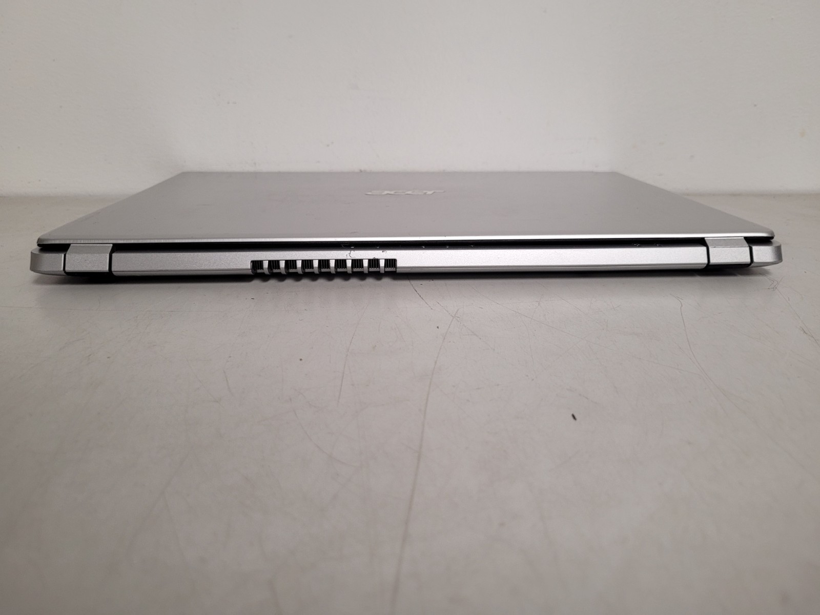 Acer Aspire A515-43 15.6″ Ryzen 3 3200u 2.6ghz 8gb ram 256gb ssd w11p 3113E53400