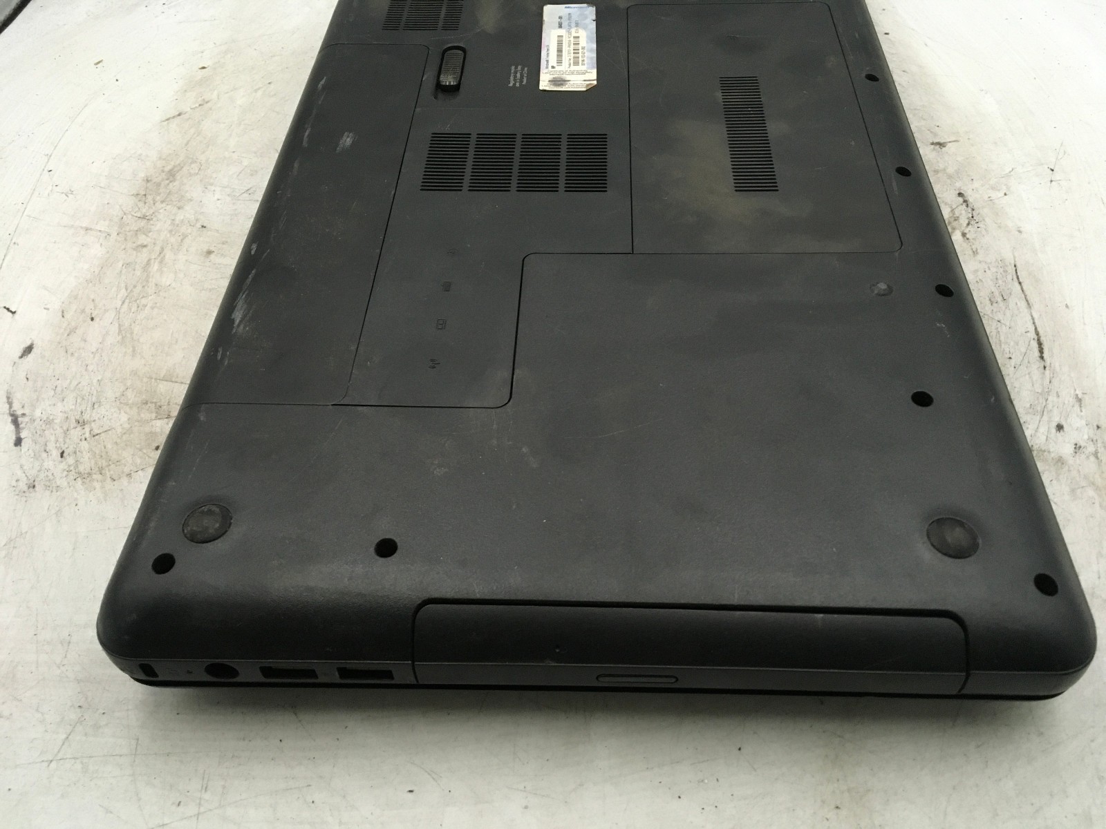 HP 2000 329WM – BOOTS TO BIOS – 4GB RAM – 15″ – AMD E350 – READ DESCRIPTION – BB