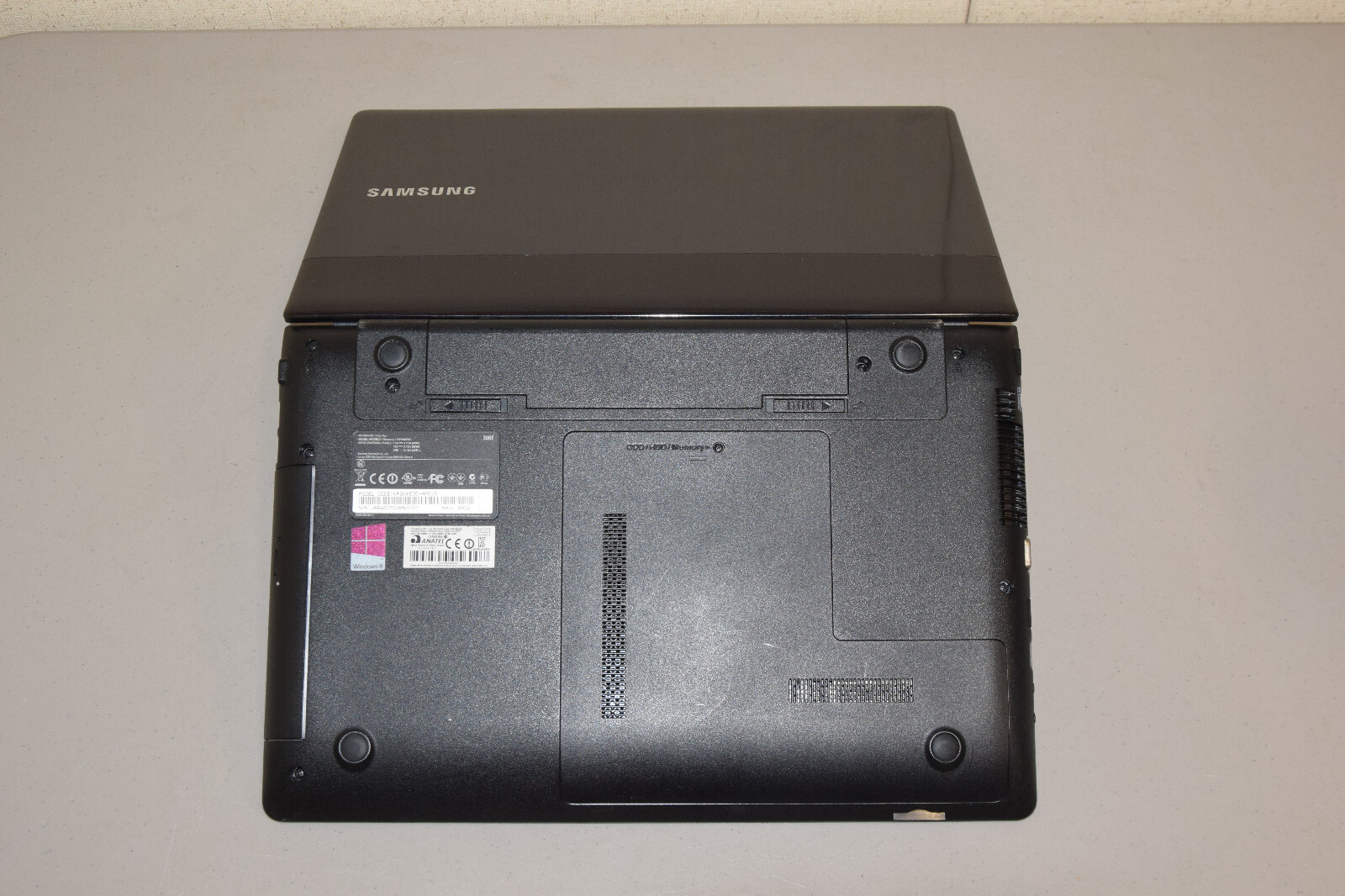 DEAD JUNK Samsung 300E NP300E5C-A0CUS 15.6″ Laptop Incomplete AS IS Parts Repair