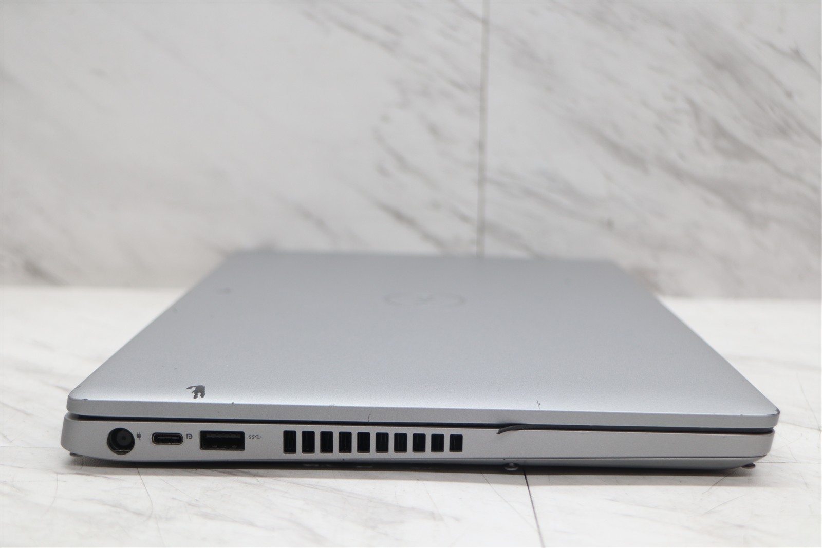 Dell Latitude 5410 14″ i5-10310U 1.7GHz 8GB FHD Laptop 1080p w/ Adapter