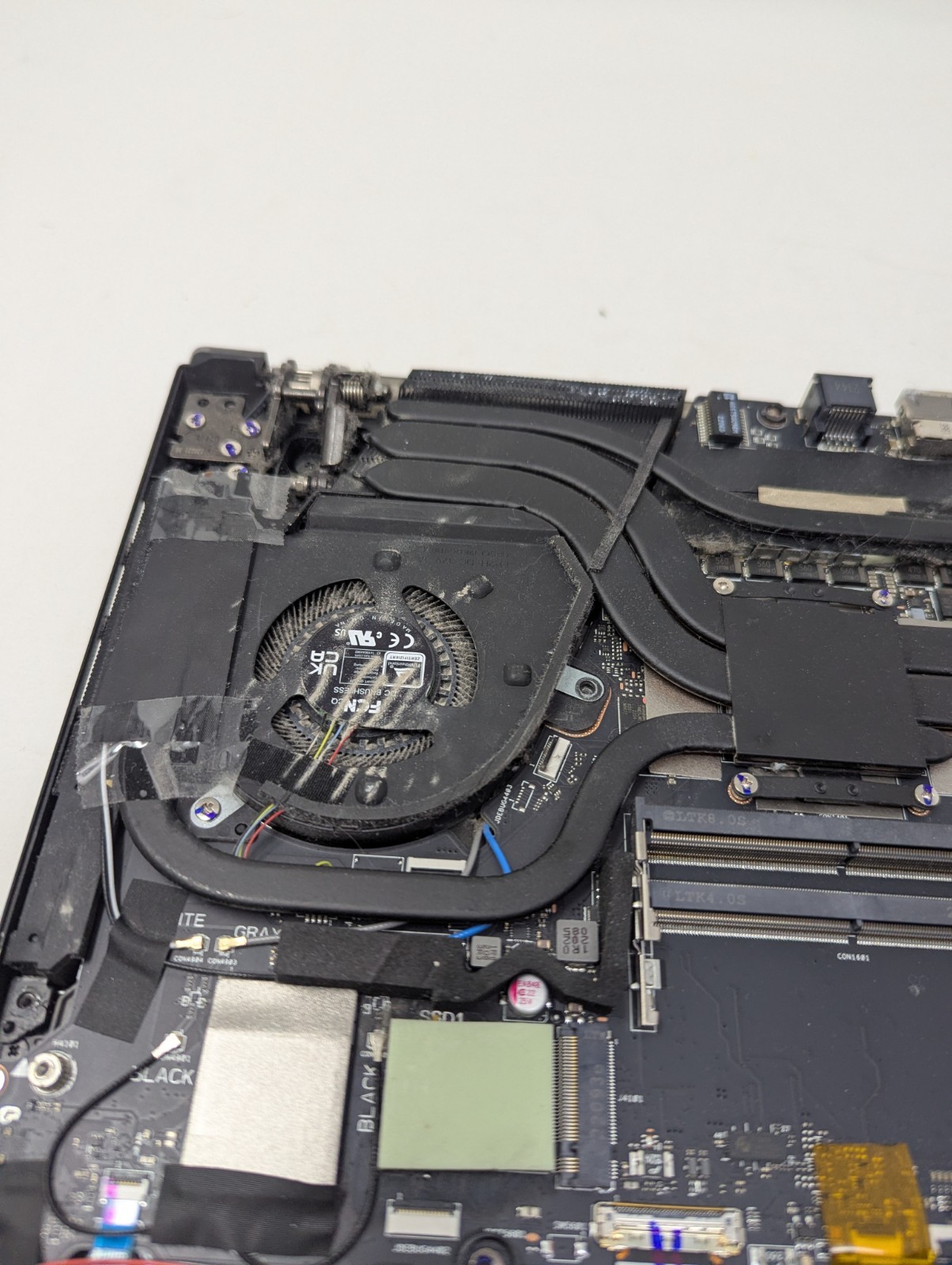 Asus ROG Zephyrus Duo 16 GX650R – RYZEN 9 6900HX RTX 3070 Ti Parts Repair Only