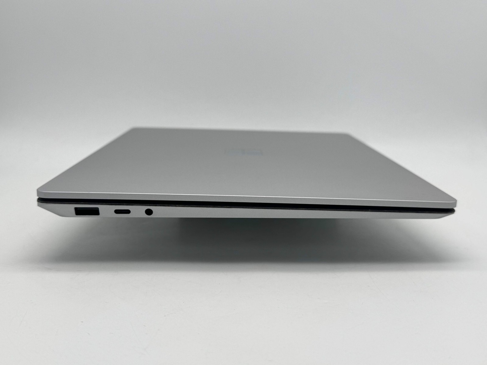 Microsoft Surface Laptop 4 Model 1950 i5-1145G7 8GB 256GB Touchscreen