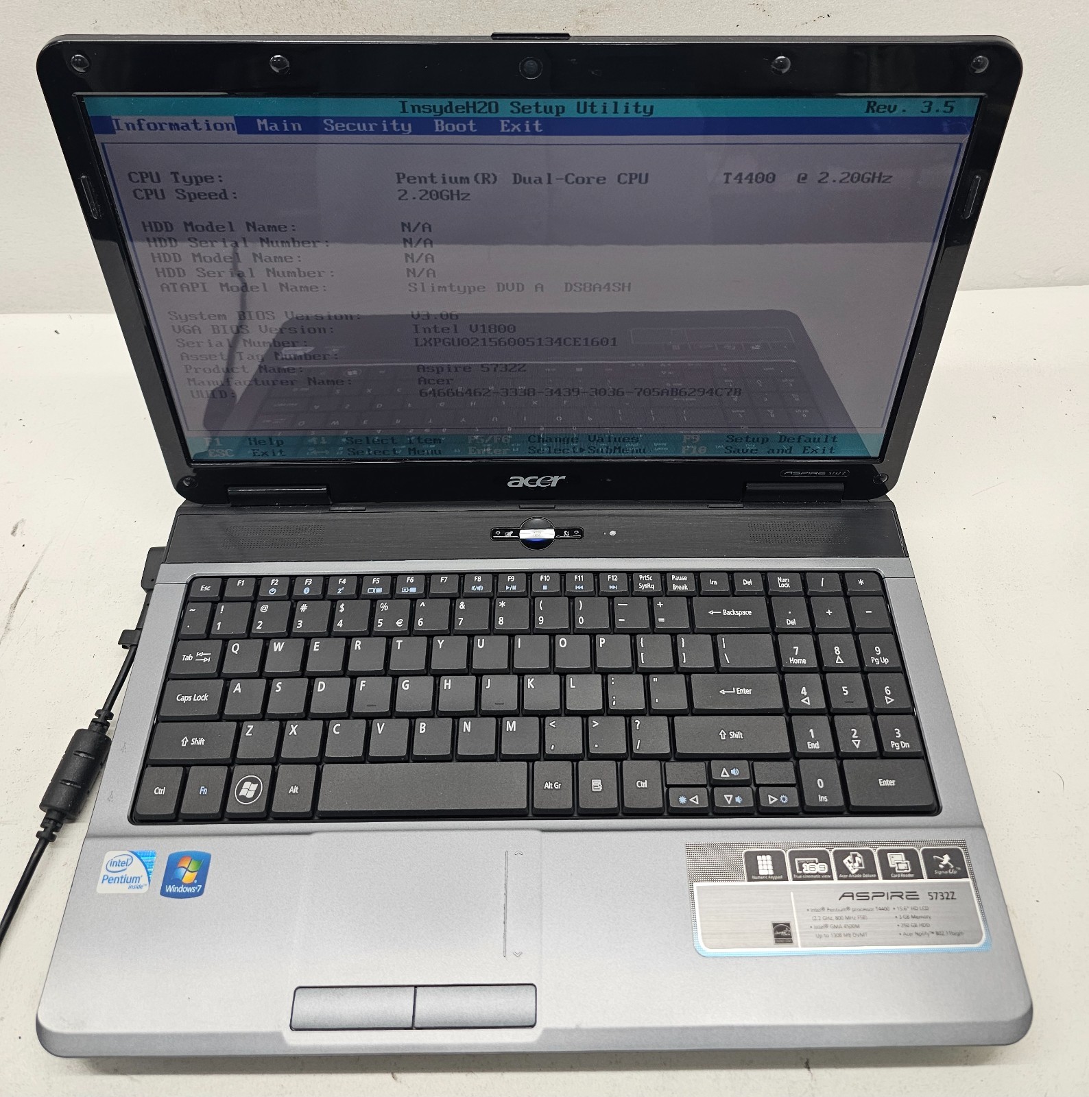 Acer Aspire 5732Z-4867 Laptop Intel Pentium Dual Core T4400 3GB NO HD/OS (FL)