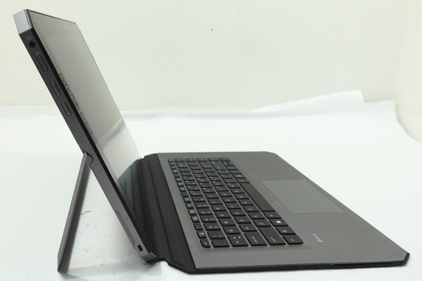 HP ZBook X2 G4 14″ Core i7-7500U 2.70GHz 16GB 256GB SSD