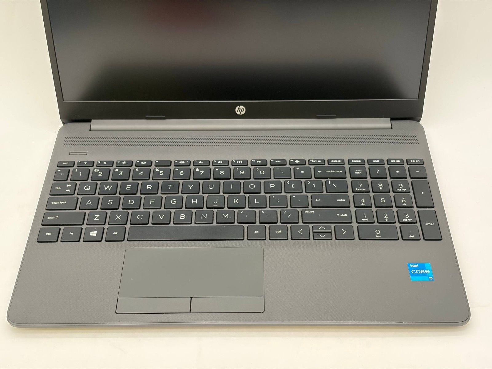 HP 250 G8 i5-1135G7@2.4GHz 16GB RAM 256GB SSD NO Batt Win 11 Pro No rubber fits