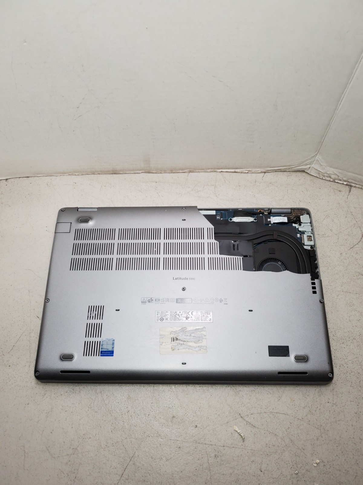 Dell Latitude 5510 15.6″ Laptop i5-10310U 16GB RAM No HDD/SSD/OS! READ! #69