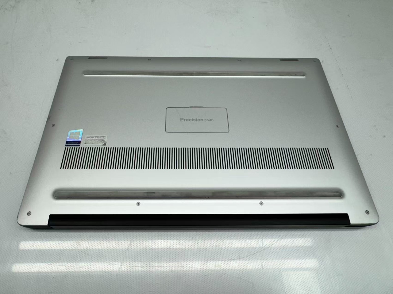 Dell Precision 5540 Intel i7-9850H@2.6GHz 16GB 256GB T1000 Windows 11 No/AC